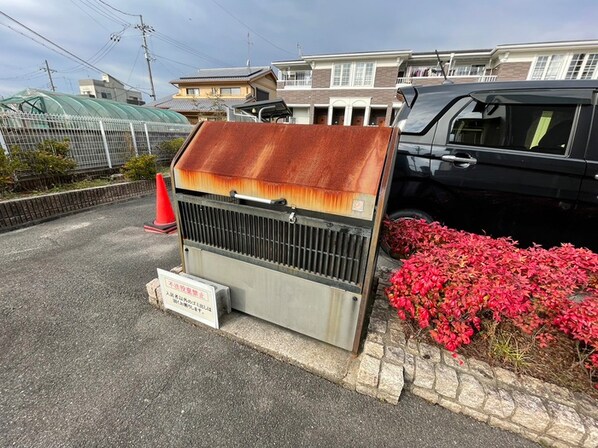 パインコートの物件外観写真